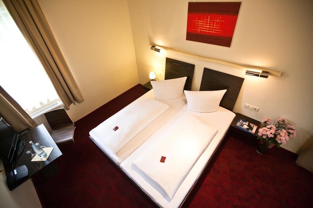 Hotel Speyer Am Technik Museum Room photo